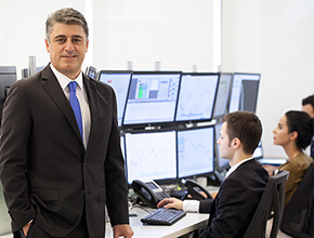 Ekspres Yatırım Masa Ofis dijital forex ekran foreks çalışan borsa dolar euro Murat Ergin