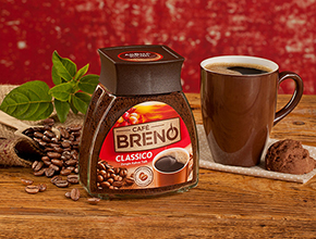 Cafe breno akyürek holding 3ü bir arada 2si bir arada kahve coffe paket cam şişe still life